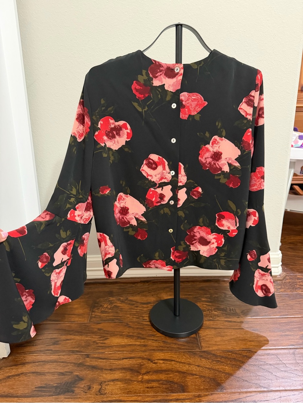 Carmen Marc Valvo Black Blouse with Red & Pink Floral Print - Picture 3 of 8